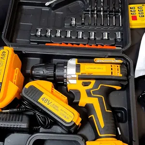 Detalhe do kit MONTARO com pontas, soquetes e baterias dentro da maleta